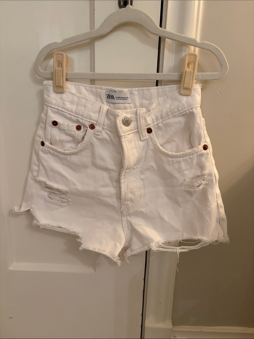 ZARA White Distressed Denim Cutoff Shorts